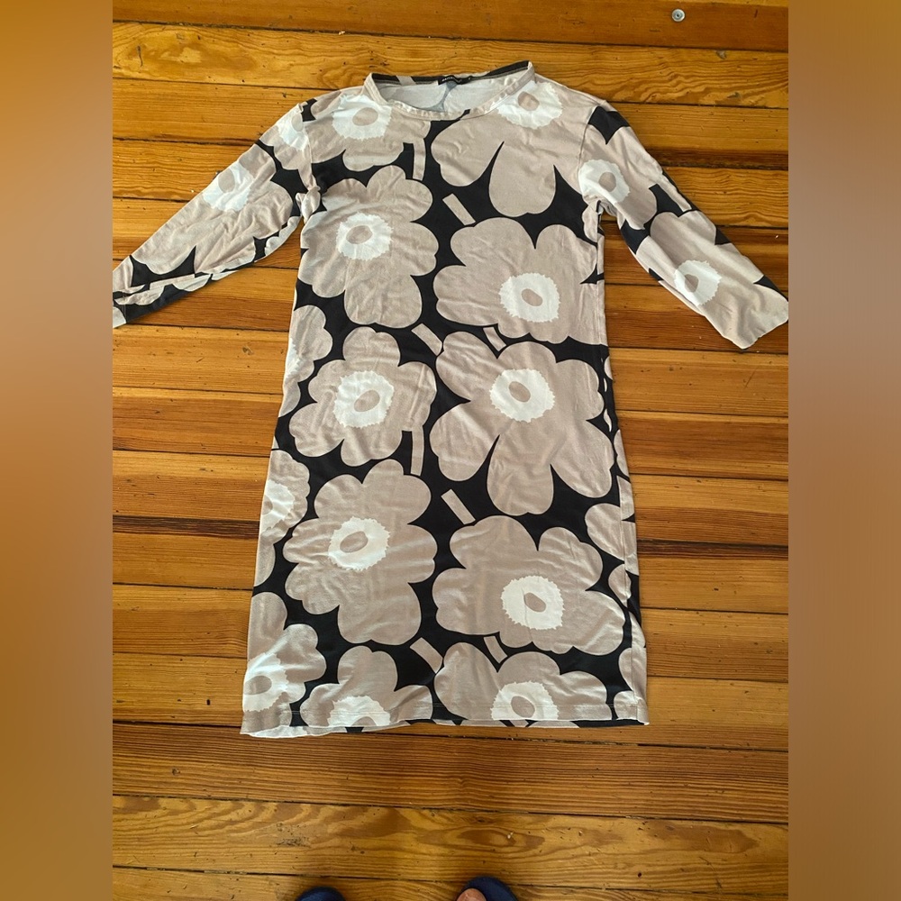 Marimekko Unikko Black Floral Shift jersey Dress in Taupe and White